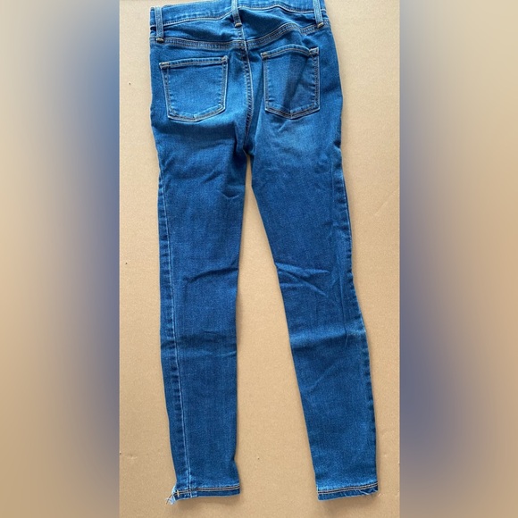 Old Navy Rockstar super skinny jogging a size 8 girl jeans - Picture 4 of 4
